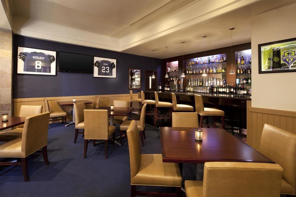Sheraton Bellevue Hotel Bagian luar foto