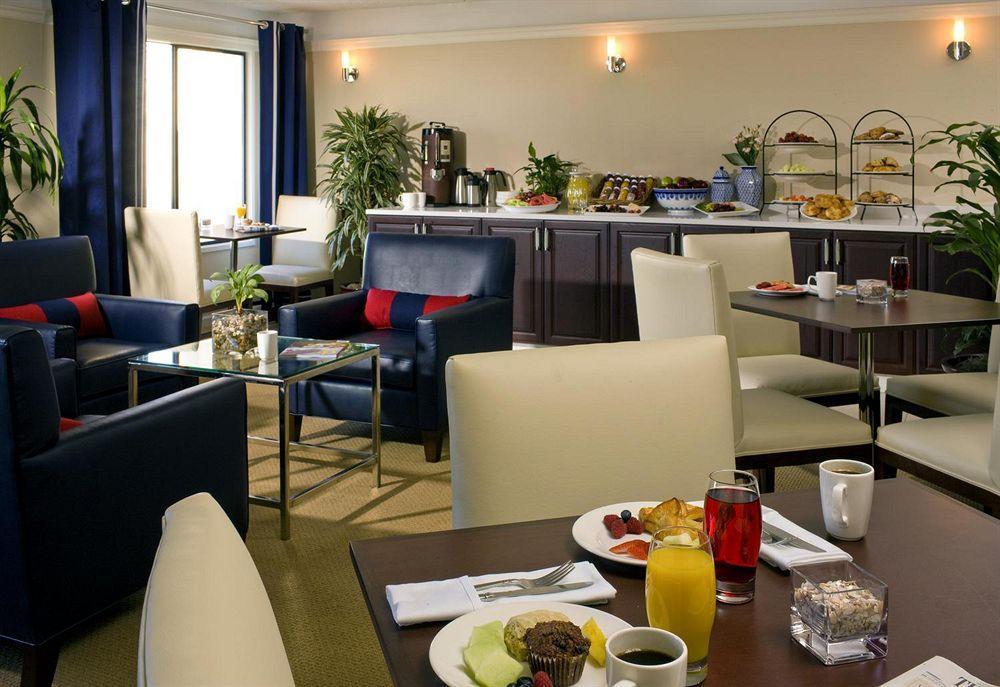 Sheraton Bellevue Hotel Restoran foto