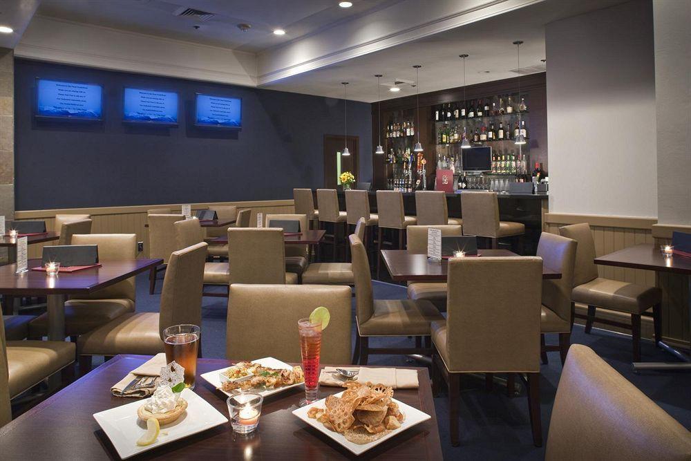 Sheraton Bellevue Hotel Restoran foto
