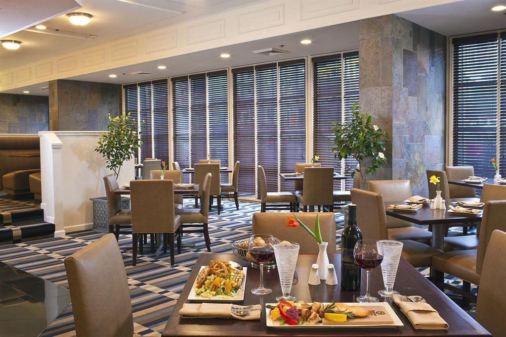 Sheraton Bellevue Hotel Restoran foto