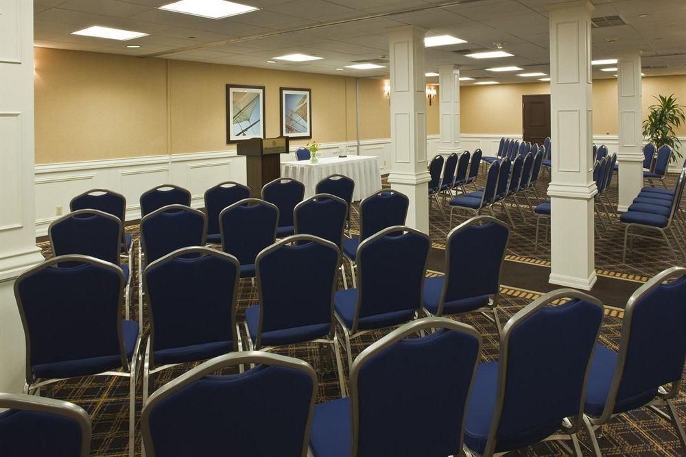 Sheraton Bellevue Hotel Bagian luar foto