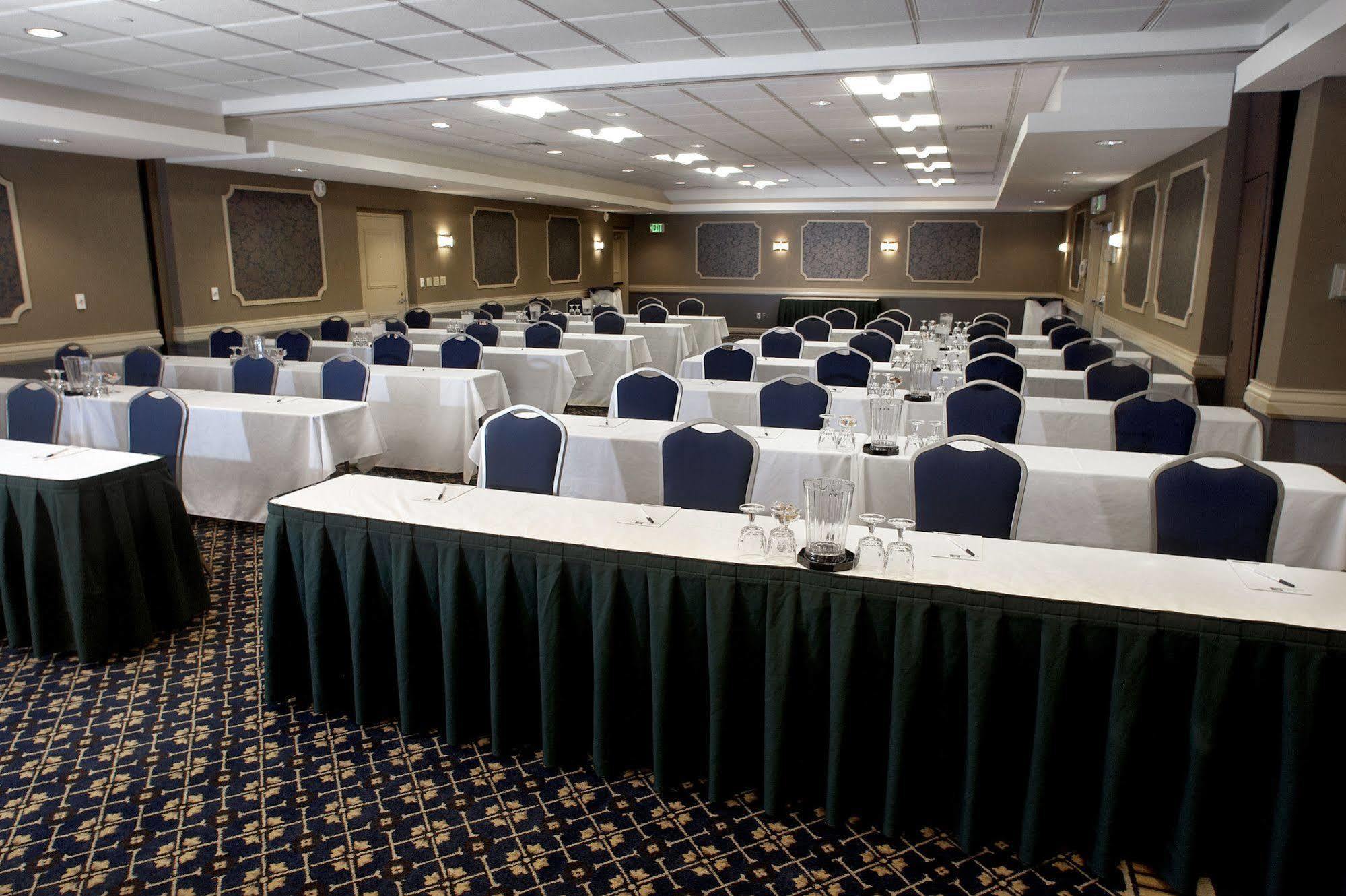 Sheraton Bellevue Hotel Bagian luar foto