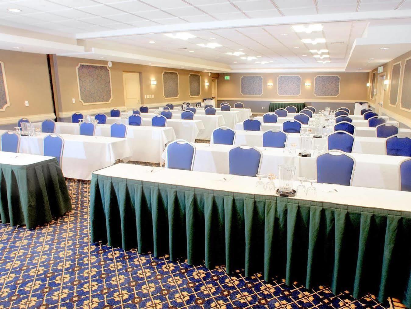 Sheraton Bellevue Hotel Bagian luar foto