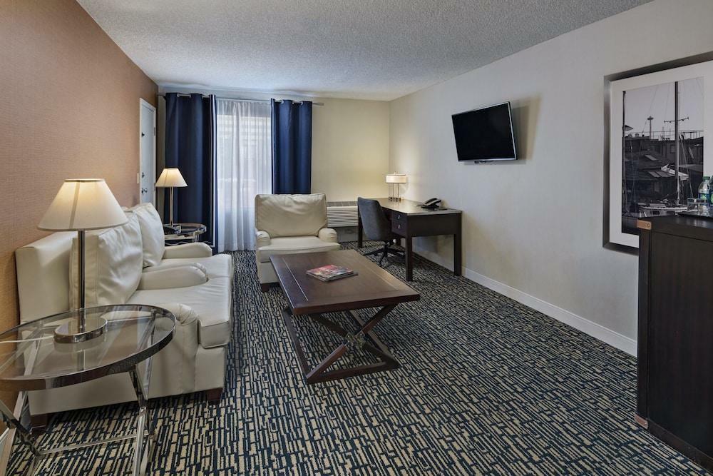 Sheraton Bellevue Hotel Bagian luar foto