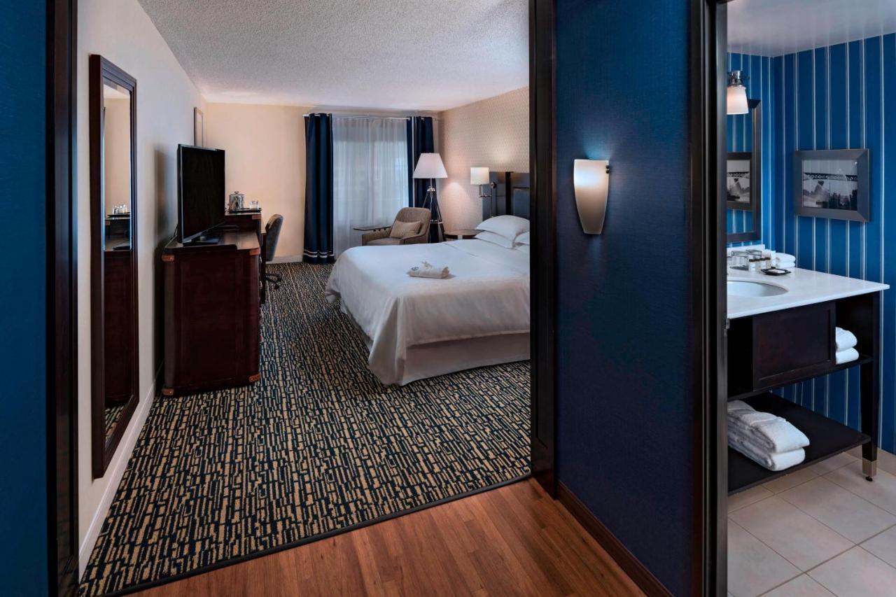 Sheraton Bellevue Hotel Bagian luar foto