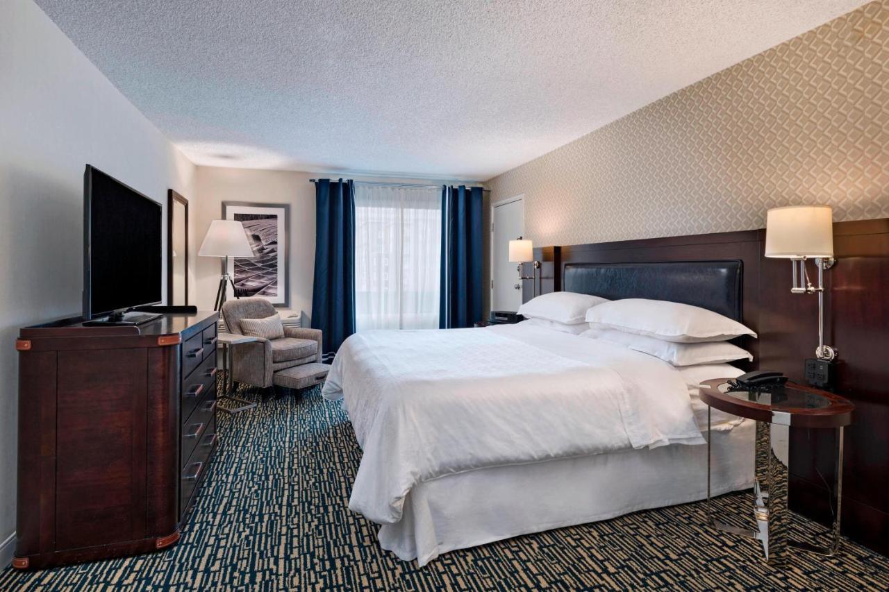 Sheraton Bellevue Hotel Bagian luar foto